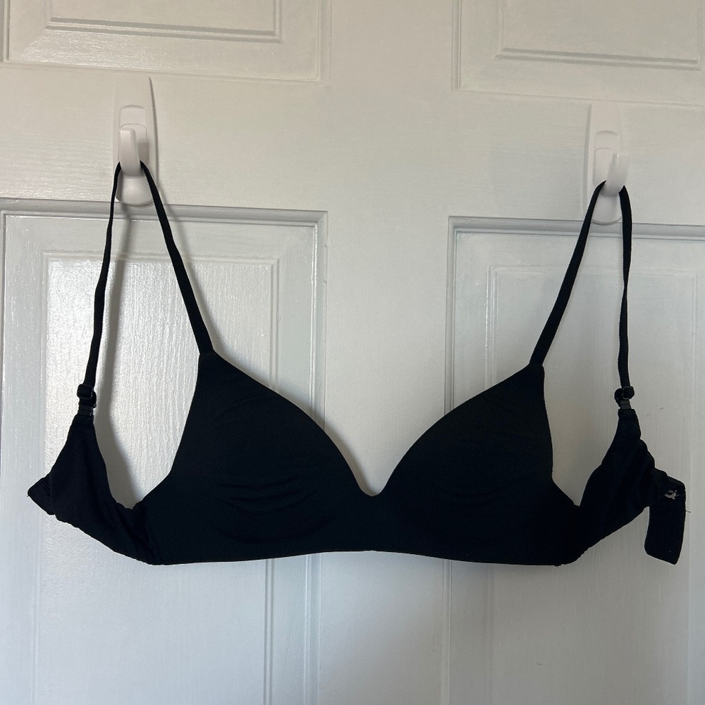 Victoria’s Secret 32B Wireless Bra